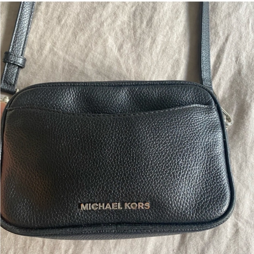 Michael Kors Pebbled Black Crossbody leather bag